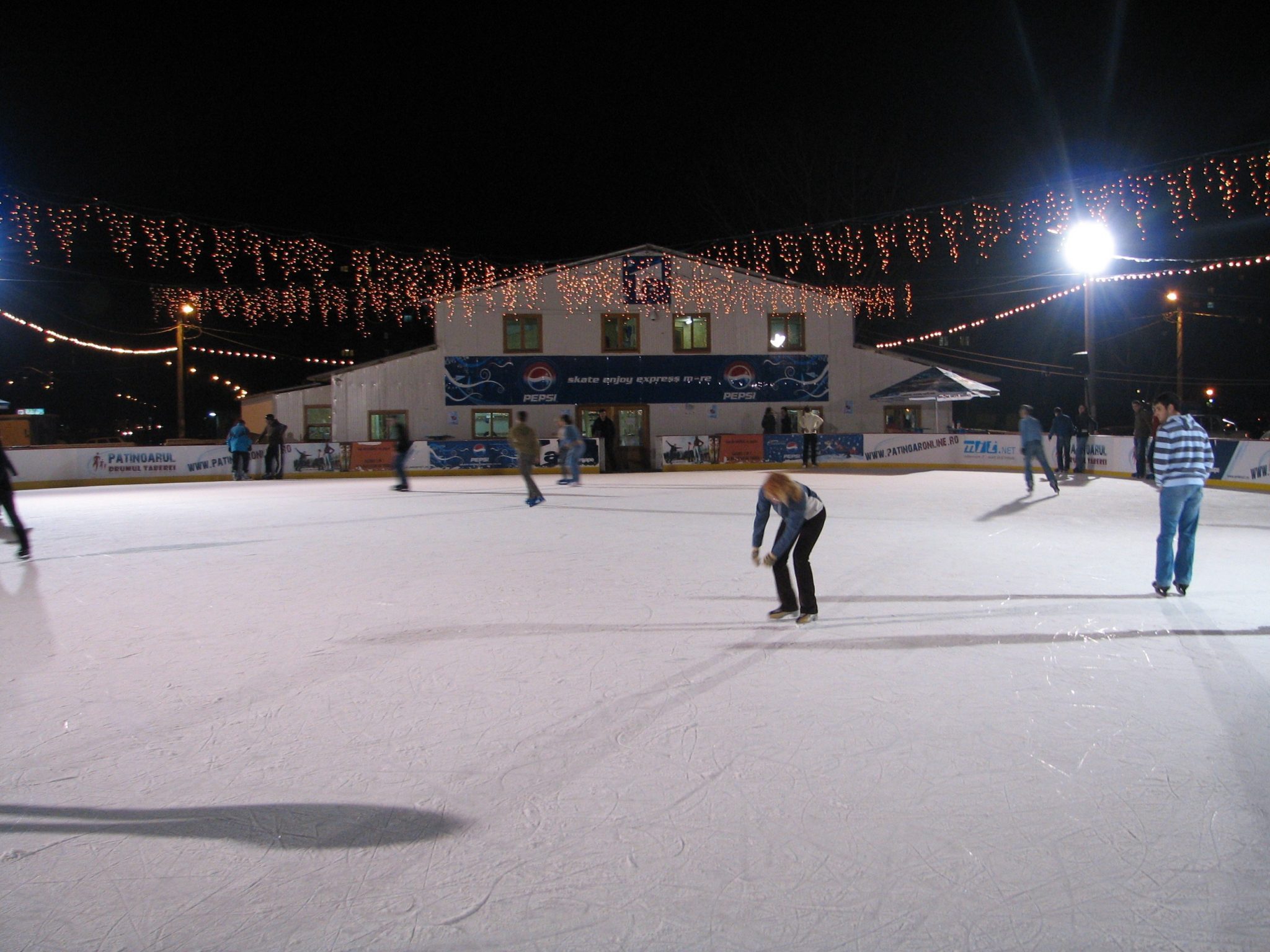 Patinoar Moghioroș — București