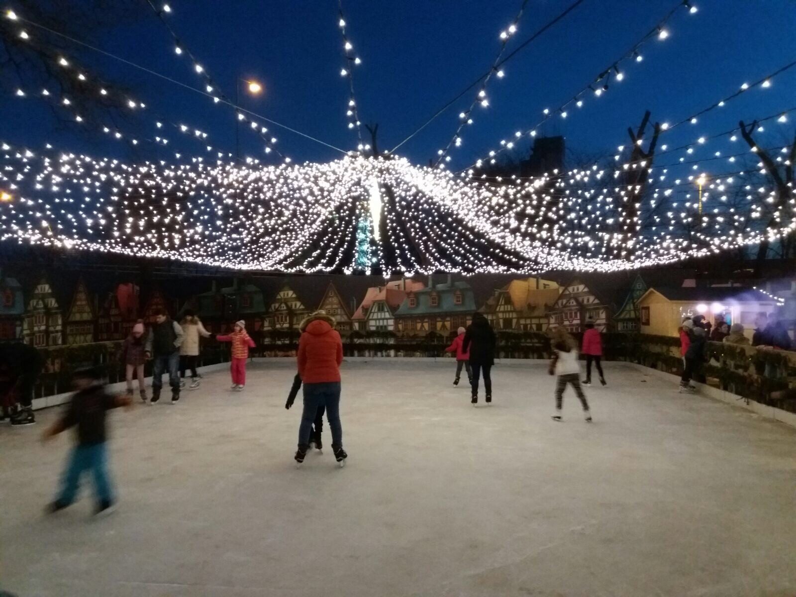 Patinoar Opera Comică pentru Copii — București