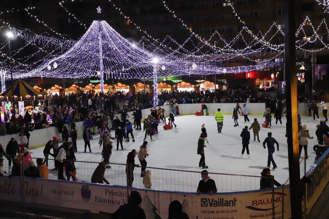 Patinoar Râmnicu Vâlcea — fotografie 3