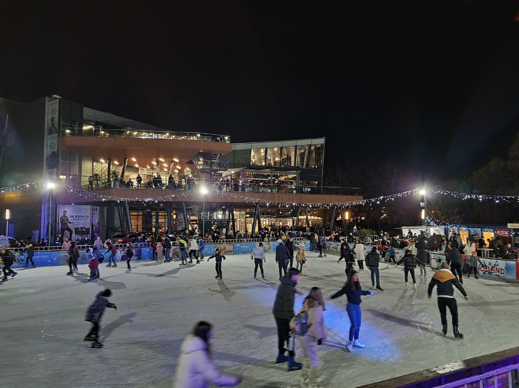 Patinoar City Park Mall Constanța 3