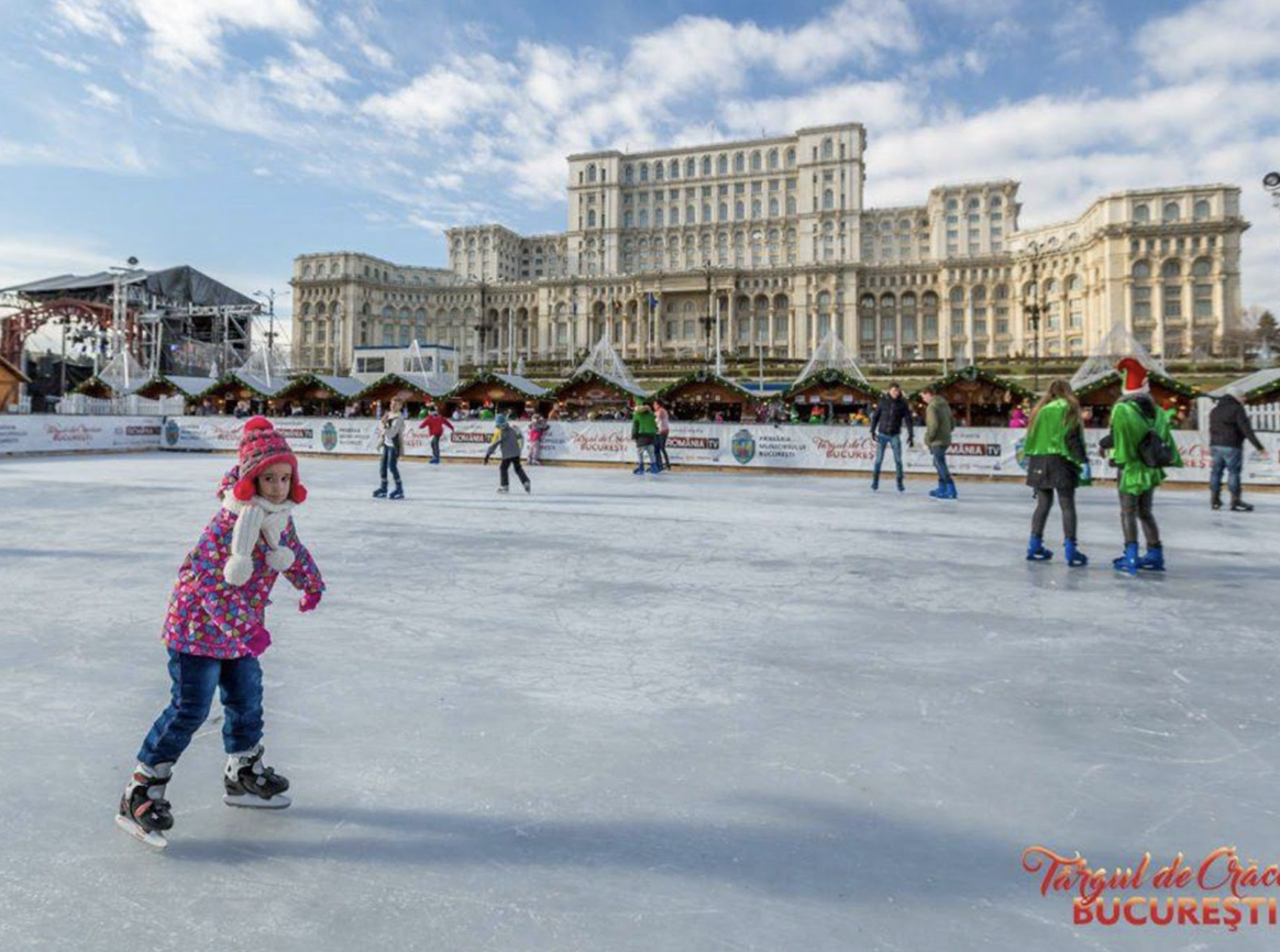 Patinoar Târg de Crăciun Piața Constituției 2