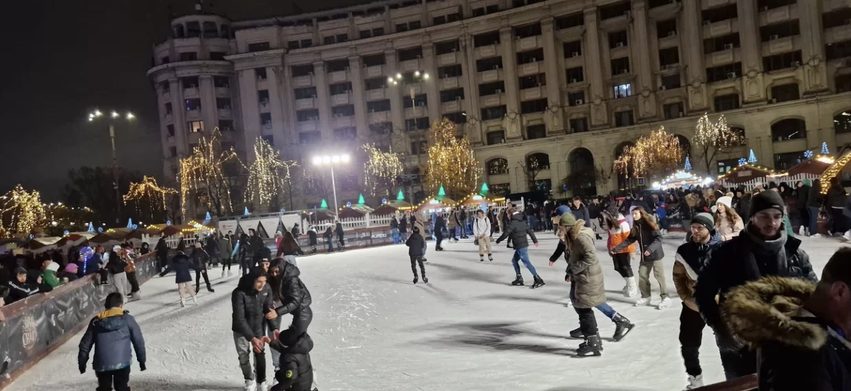 Patinoar Târg de Crăciun Piața Constituției